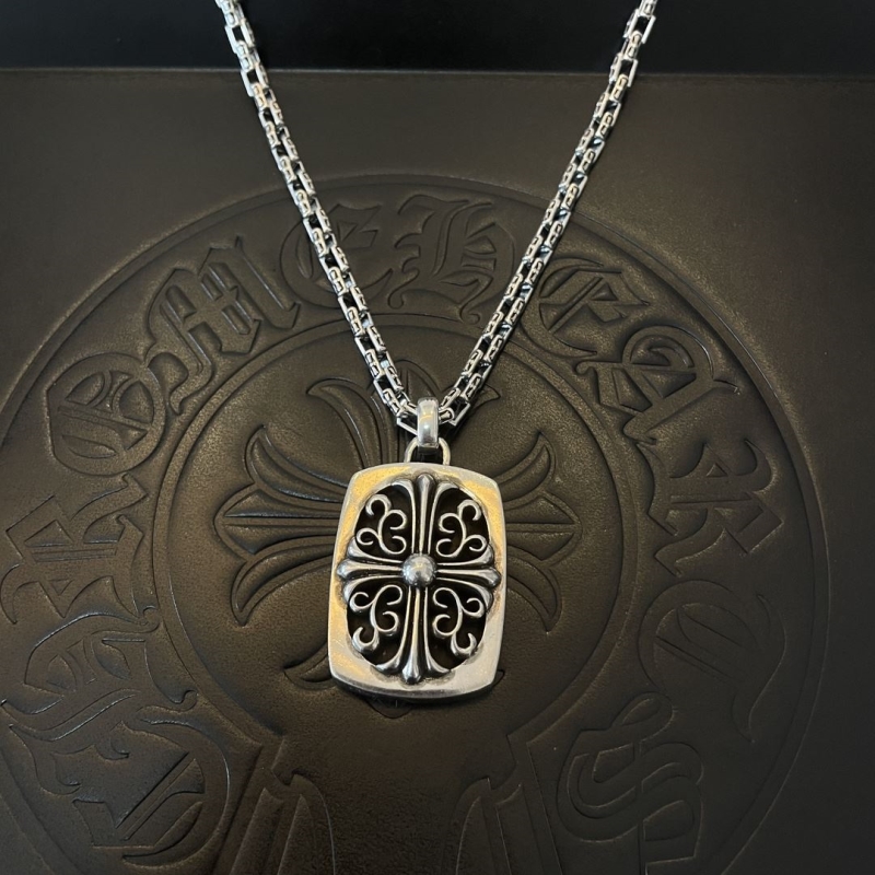 Ch**me He**ts necklaces